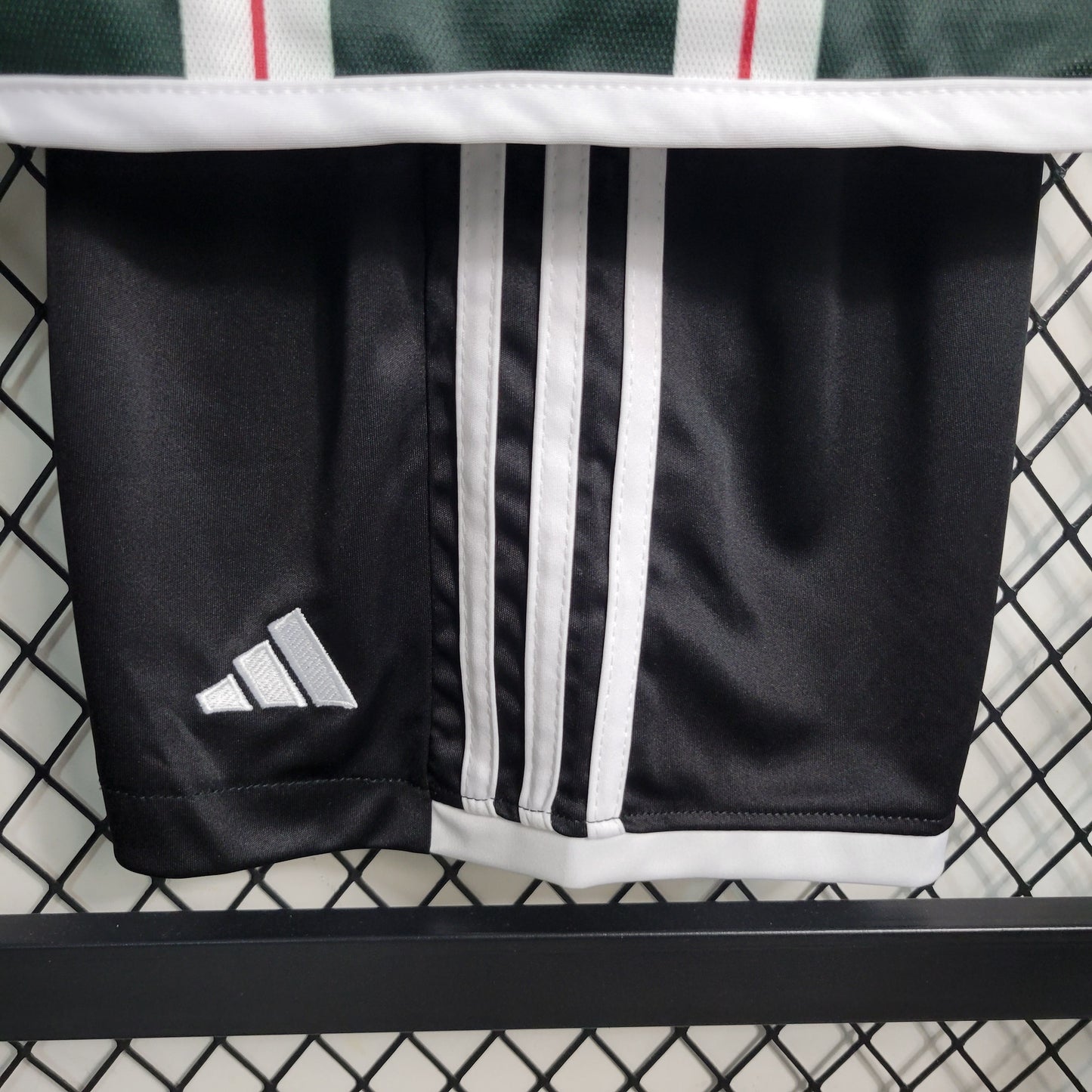 Manchester United 2024/25 Away Jersey – Green Stripe Edition