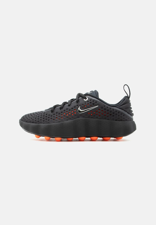 Nike Mind 002 WMNS Black Hyper Crimson