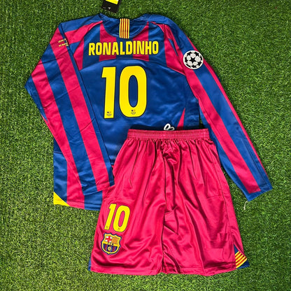 Ronaldinho “Gaucho” #10 Barcelona 2006 Long-Sleeve Retro Football Jersey