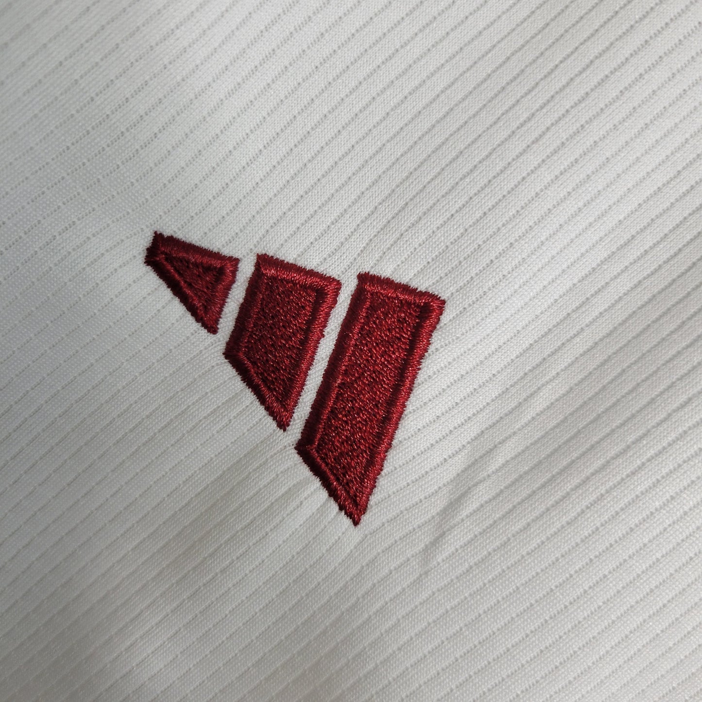 Manchester United 2024/25 Away Jersey – White Heritage Edition