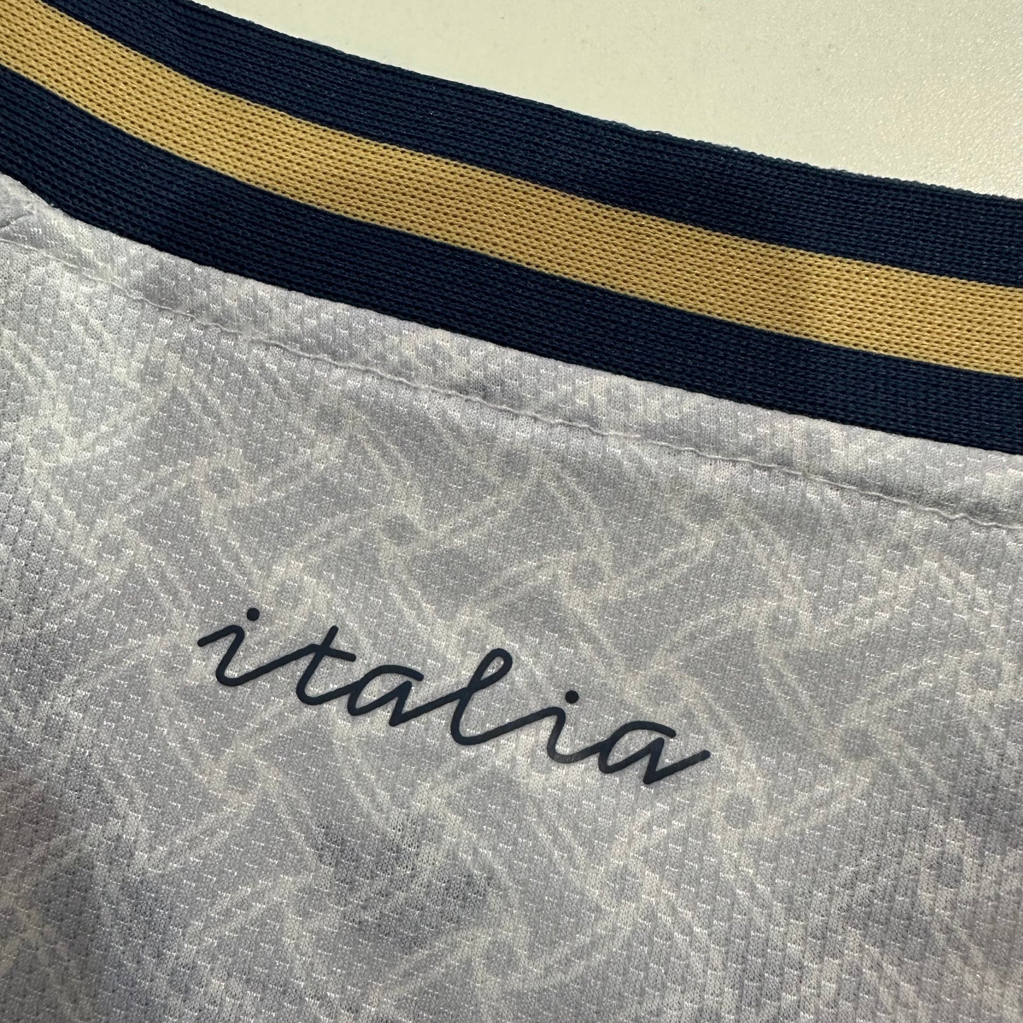 Italy Retro White Jersey – Classic Four-Star Edition